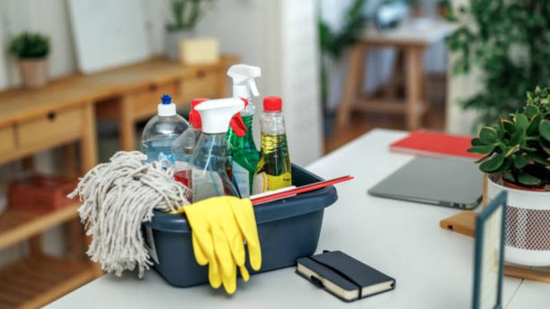 Como Escolher o Fornecedor Ideal de Produtos de Limpeza para Empresas